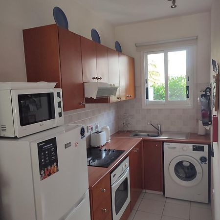Aurora Townhouse - Complimentary Paphos Airport Transport Villa Buitenkant foto