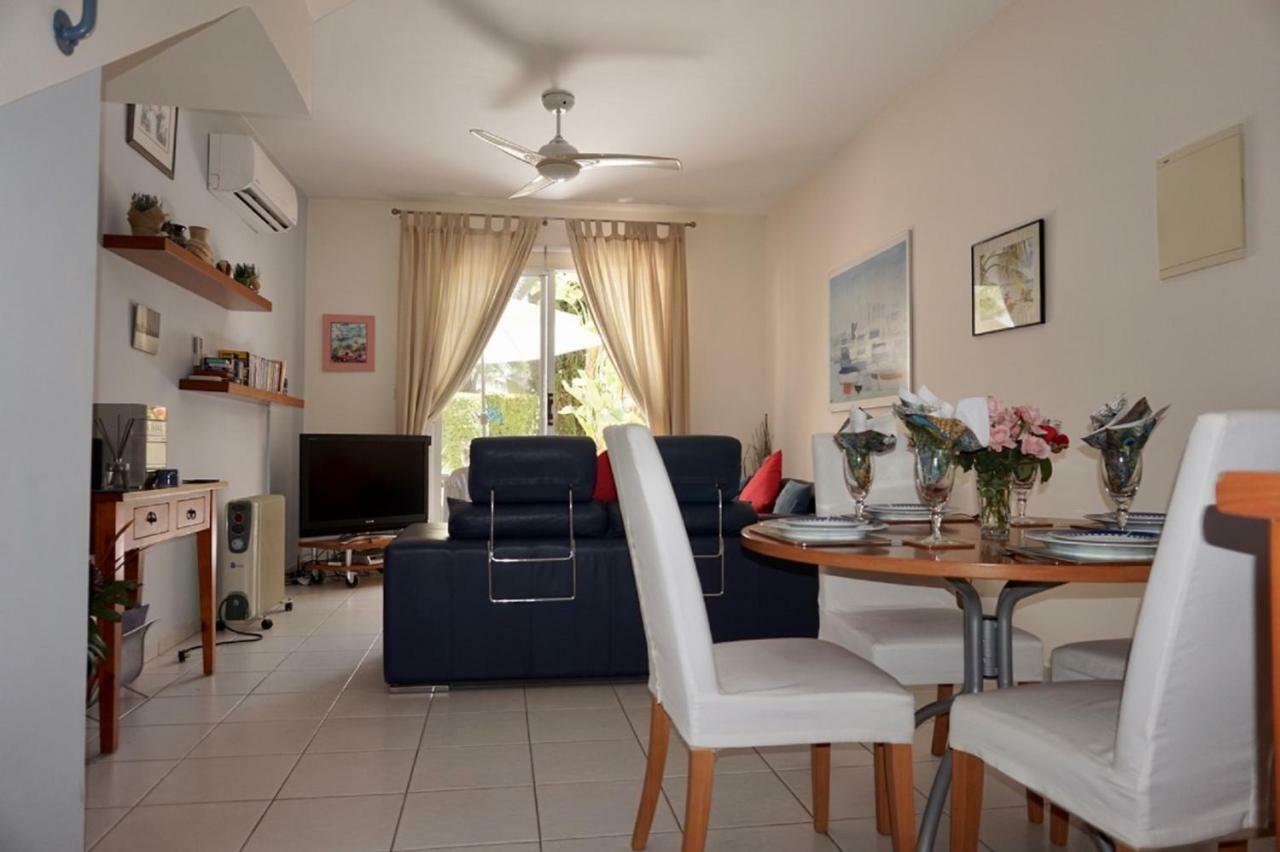 Aurora Townhouse - Complimentary Paphos Airport Transport Villa Buitenkant foto