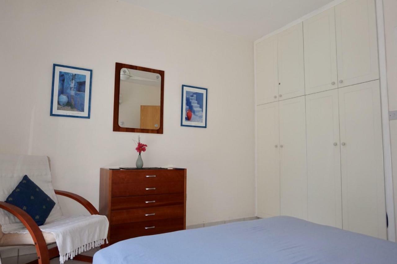 Aurora Townhouse - Complimentary Paphos Airport Transport Villa Buitenkant foto