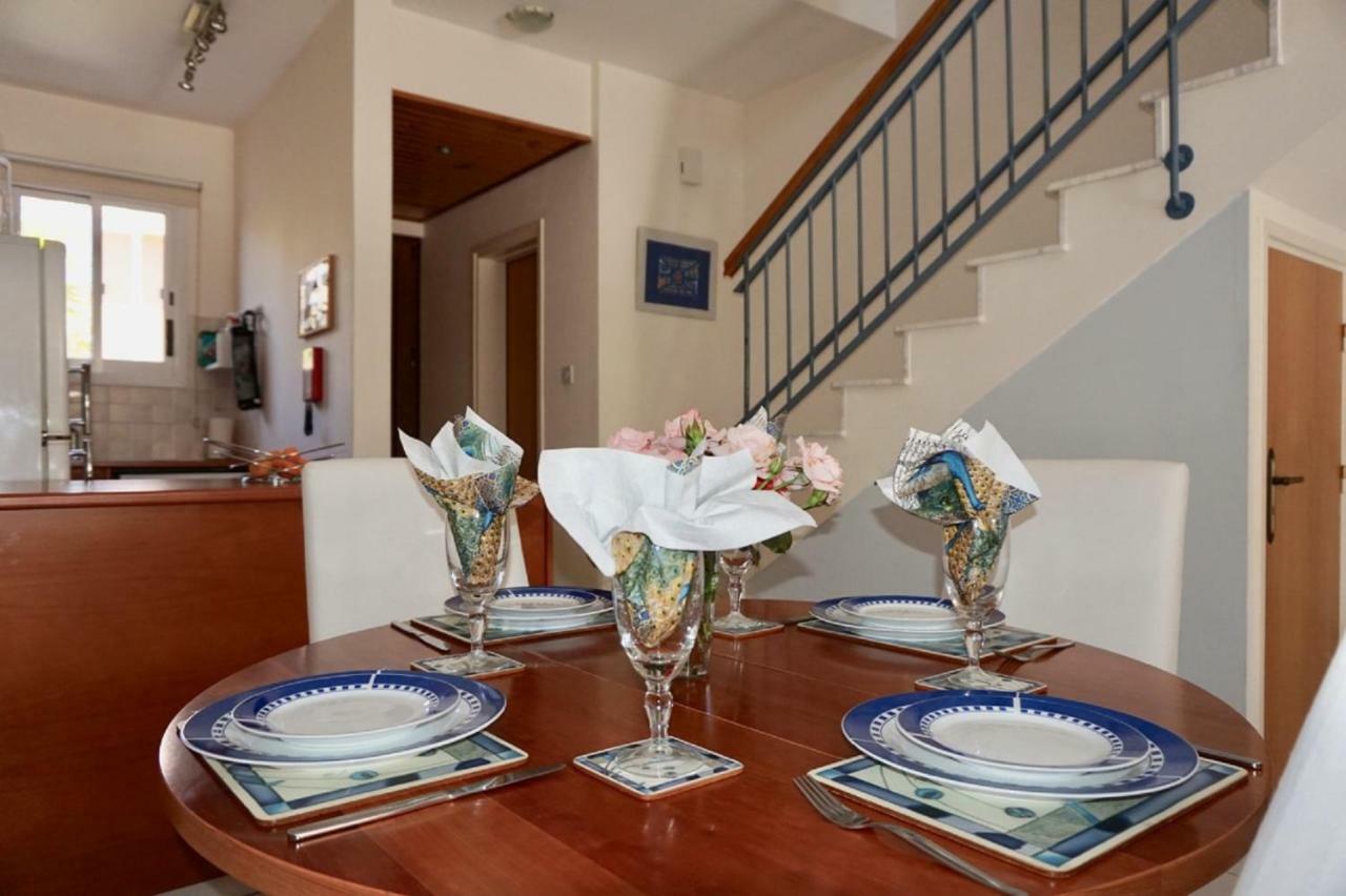 Aurora Townhouse - Complimentary Paphos Airport Transport Villa Buitenkant foto