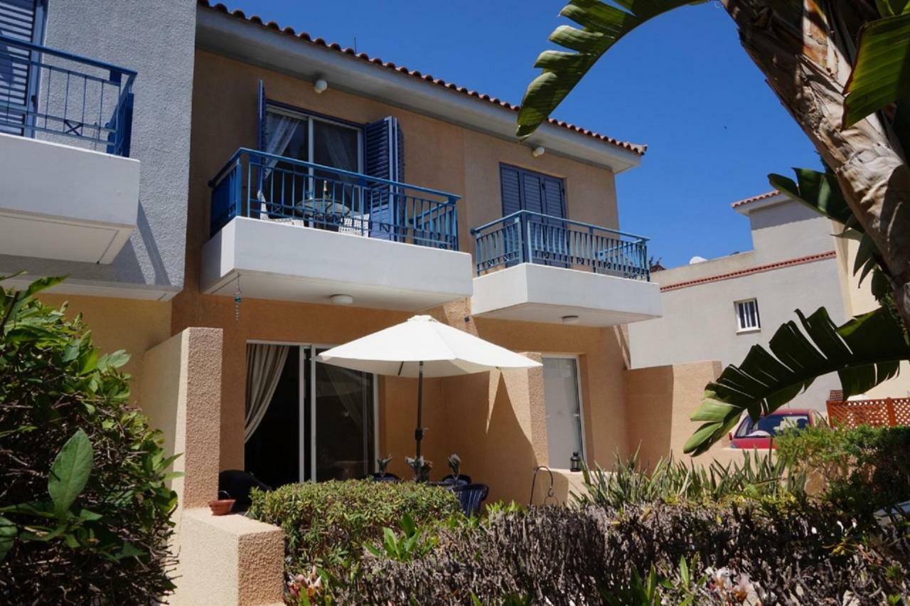 Aurora Townhouse - Complimentary Paphos Airport Transport Villa Buitenkant foto